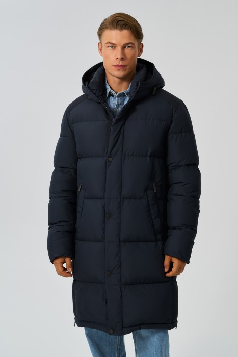 удлиненная зимняя куртка с капюшоном от бренда снежная королева вид слева