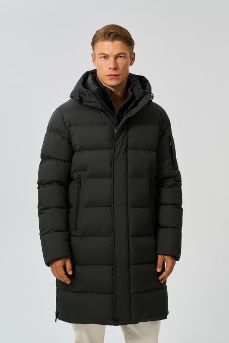 удлиненная зимняя куртка с капюшоном от бренда снежная королева вид слева