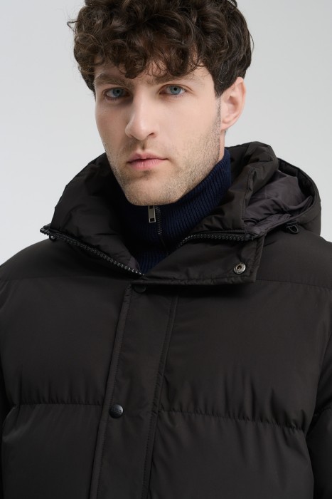 удлиненная зимняя куртка из россии вид сбоку