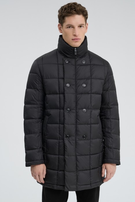 удлиненная зимняя куртка от бренда снежная королева вид слева