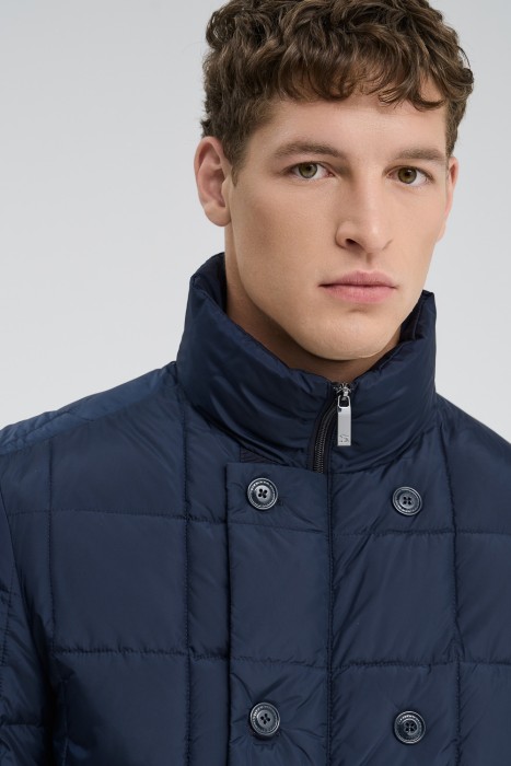 удлиненная зимняя куртка из россии вид сбоку