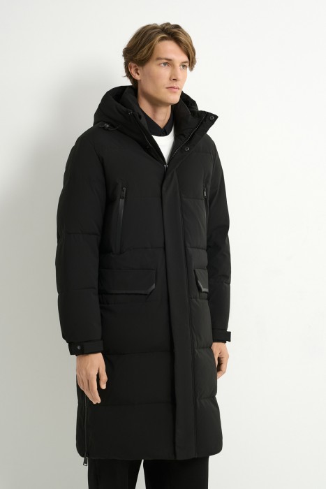 удлиненная зимняя куртка от бренда снежная королева вид слева