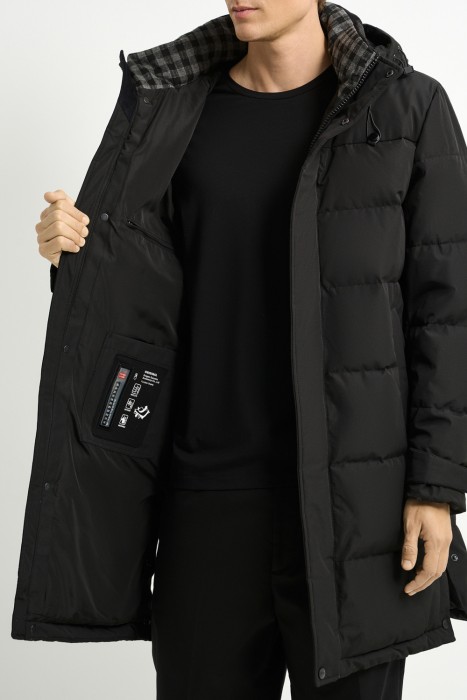 удлиненная зимняя куртка из россии вид сбоку