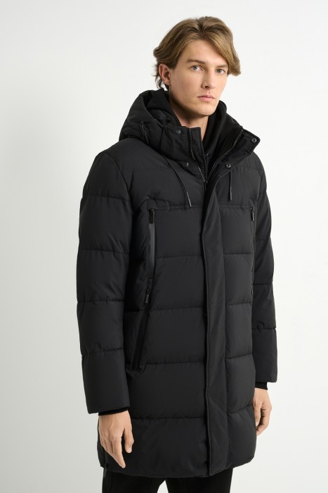 удлиненная зимняя куртка от бренда снежная королева вид слева