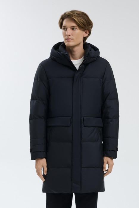 удлиненная зимняя куртка от бренда снежная королева вид слева