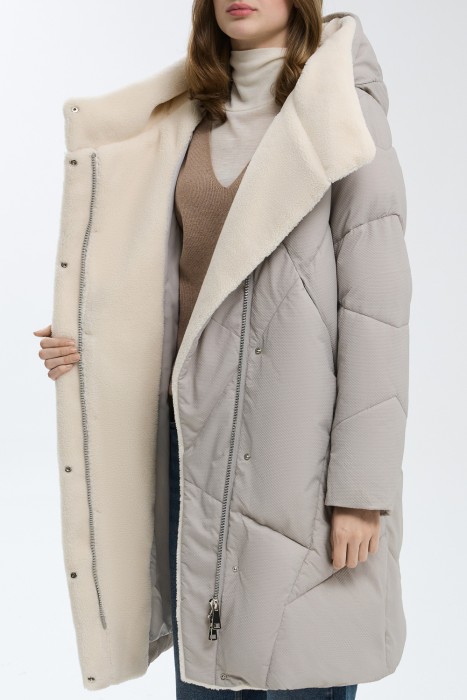 удлиненная зимняя куртка из россии вид сбоку