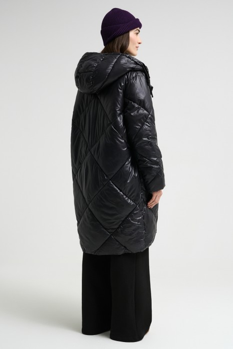 удлиненная зимняя куртка из россии вид сбоку