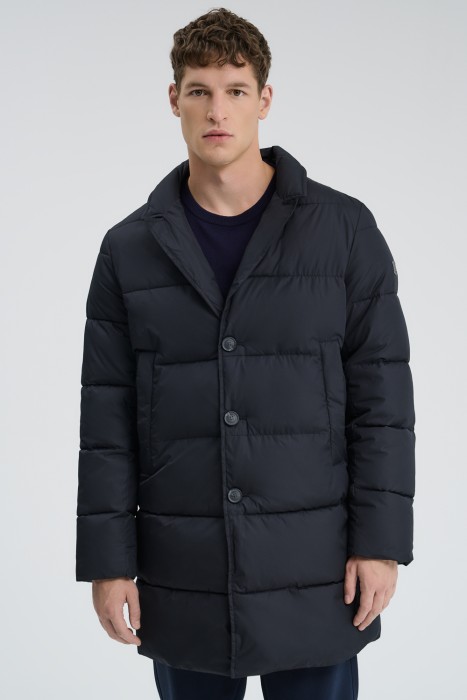 удлиненная зимняя куртка от бренда снежная королева вид слева