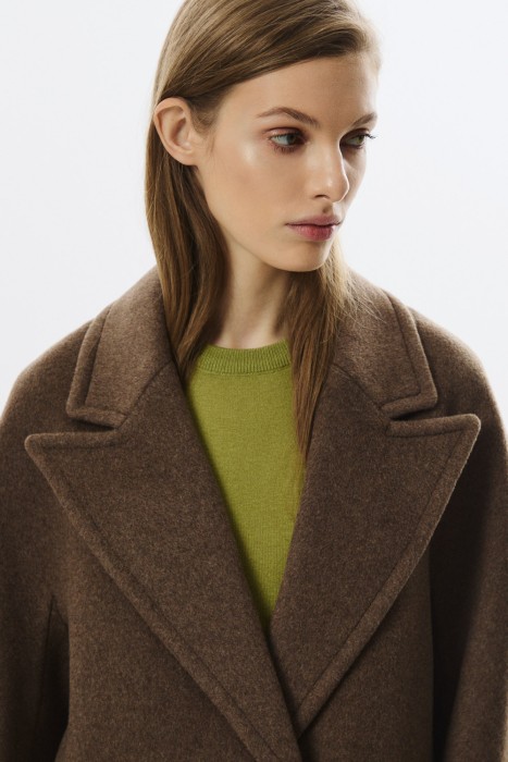 удлиненное пальто по цене 14000 руб вид справа