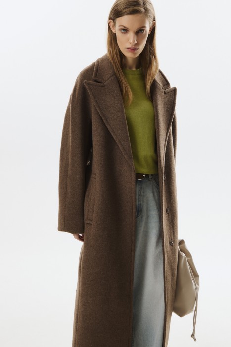 удлиненное пальто из россии вид сбоку