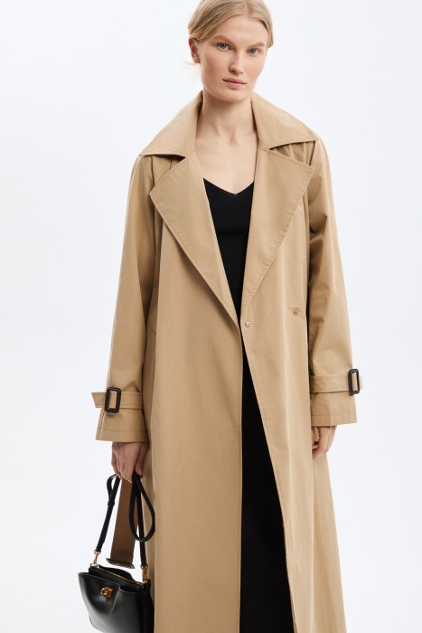 удлиненный плащ от бренда снежная королева вид слева