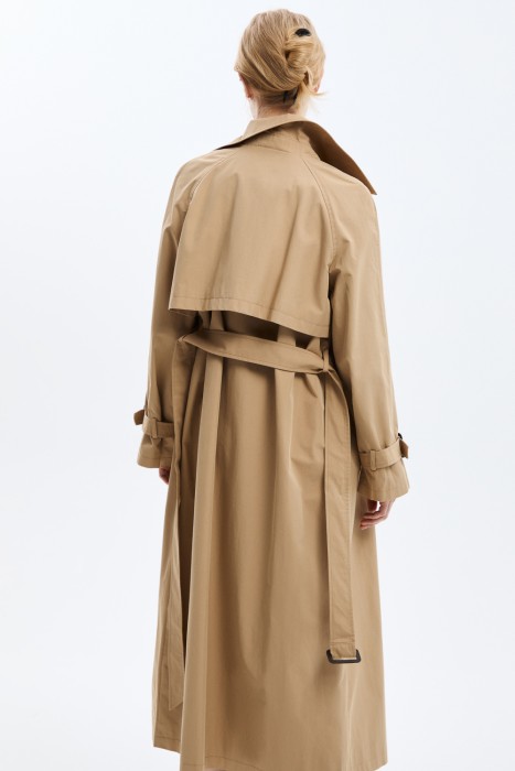 удлиненный плащ по цене 9200 руб вид справа