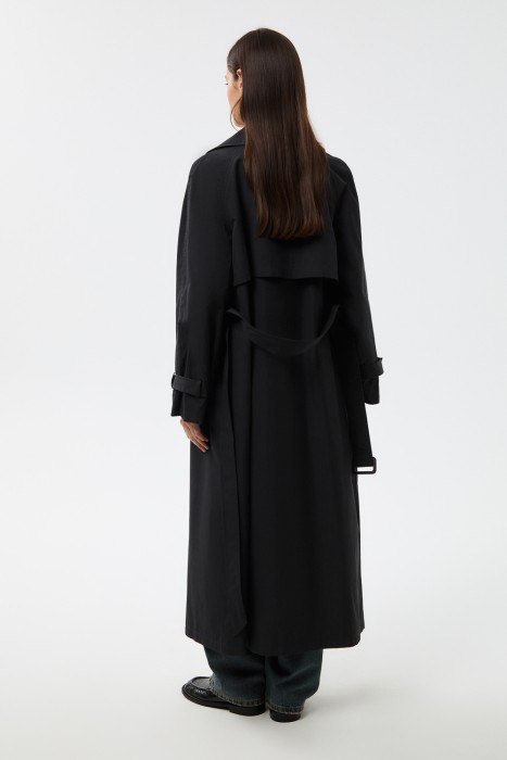 удлиненный плащ по цене 9200 руб вид справа