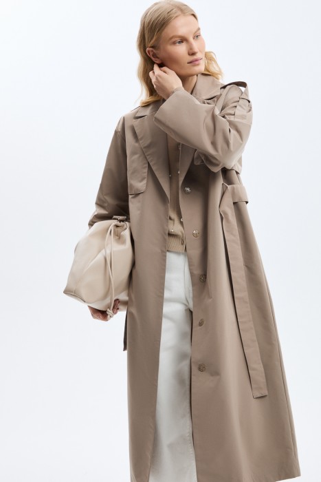 удлиненный плащ от бренда снежная королева вид слева