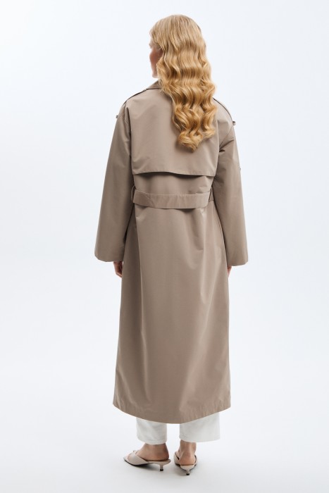 удлиненный плащ по цене 9970 руб вид справа