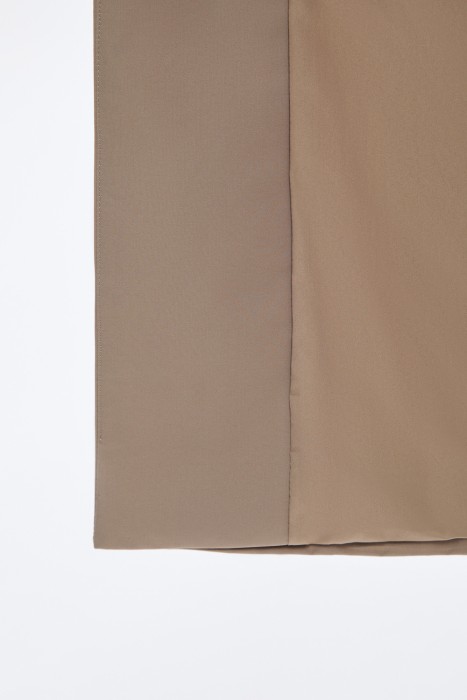 удлиненный плащ из россии вид сбоку