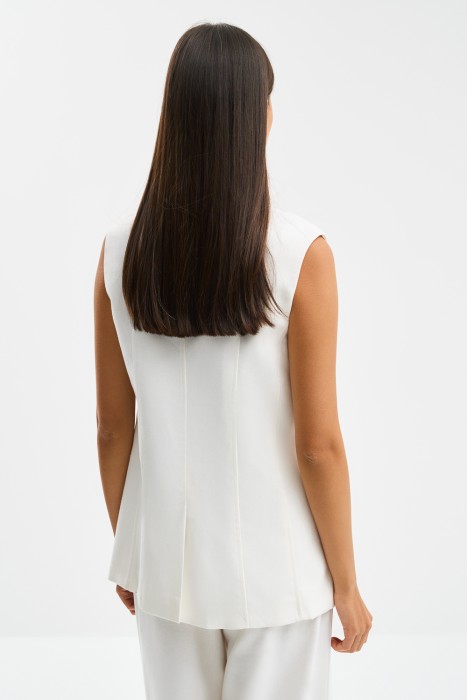 удлиненный жилет по цене 3740 руб вид справа