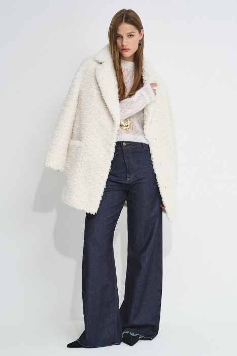 укороченная шуба из овечьей шерсти от бренда снежная королева вид слева