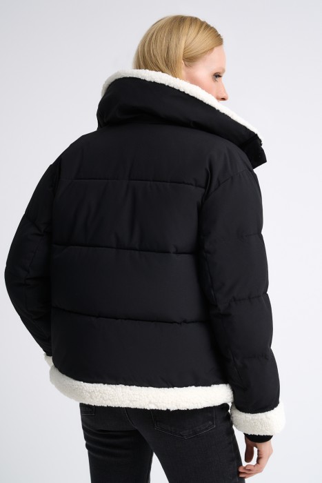 укороченная зимняя куртка по цене 7660 руб вид справа