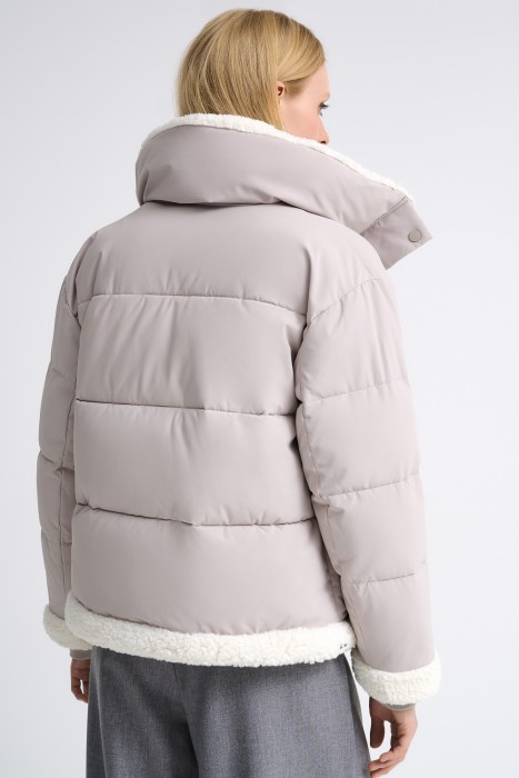 укороченная зимняя куртка по цене 8070 руб вид справа