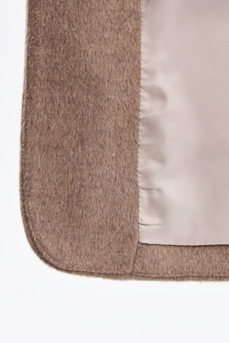 укороченное пальто из шерсти из россии вид сбоку