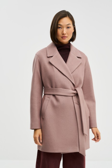 укороченное пальто с поясом от бренда снежная королева вид слева