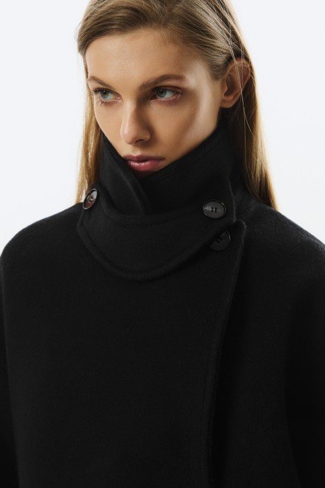 укороченное пальто по цене 12560 руб вид справа