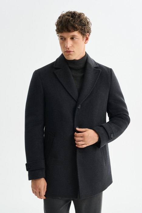 укороченное пальто от бренда снежная королева вид слева