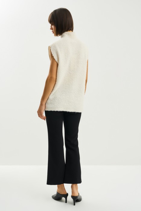 укороченные брюки-клеш по цене 1620 руб вид справа