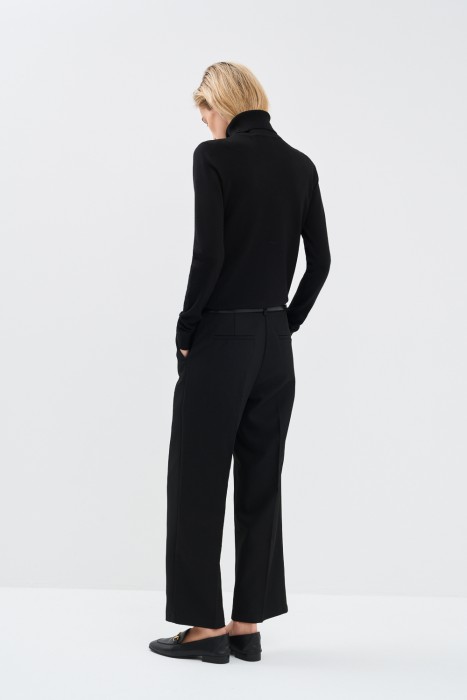 укороченные брюки по цене 2030 руб вид справа