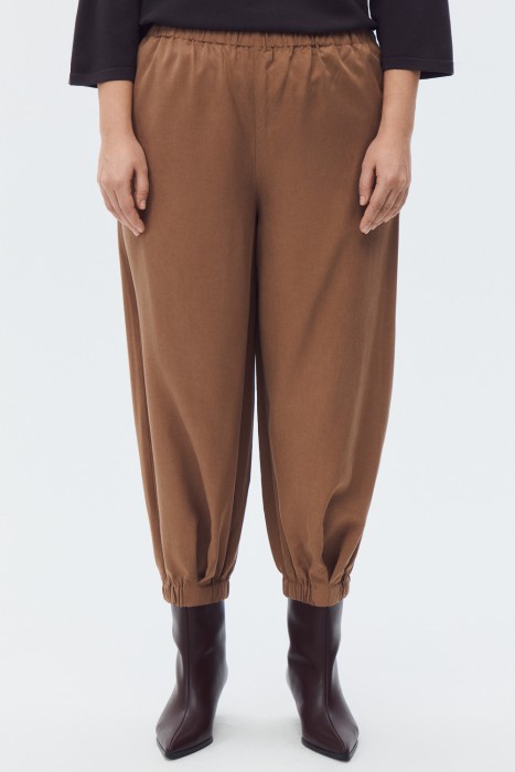 укороченные брюки от бренда снежная королева вид слева