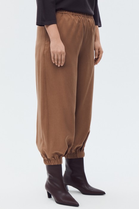 Товар с артикулом 821069003 вид сзади