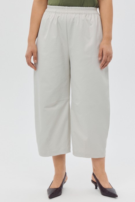 укороченные брюки от бренда снежная королева вид слева