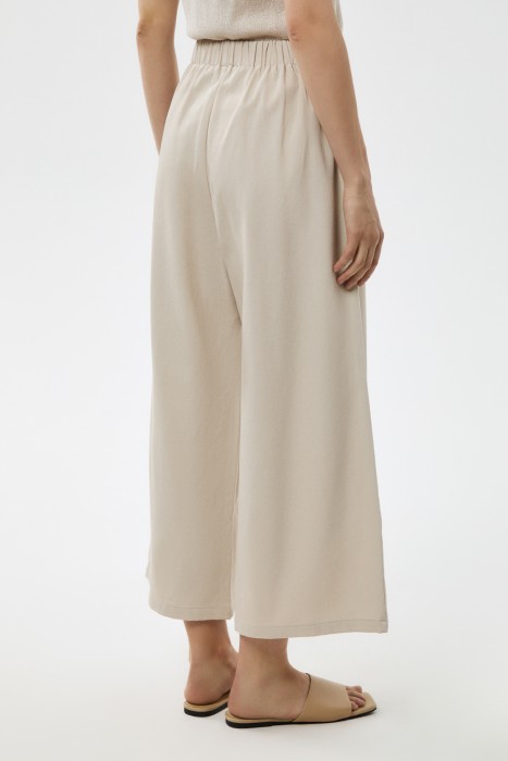 укороченные брюки по цене 4360 руб вид справа