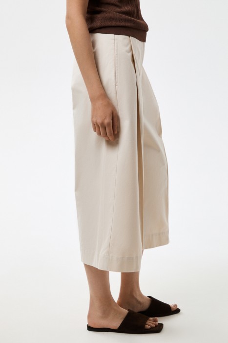 укороченные брюки от бренда снежная королева вид слева