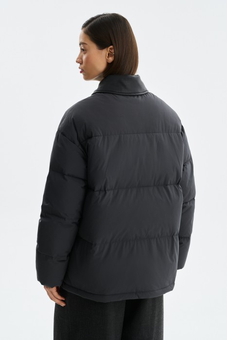 укороченный пуховик по цене 3880 руб вид справа