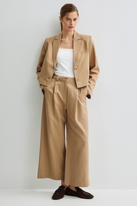 укороченный жакет из россии вид сбоку