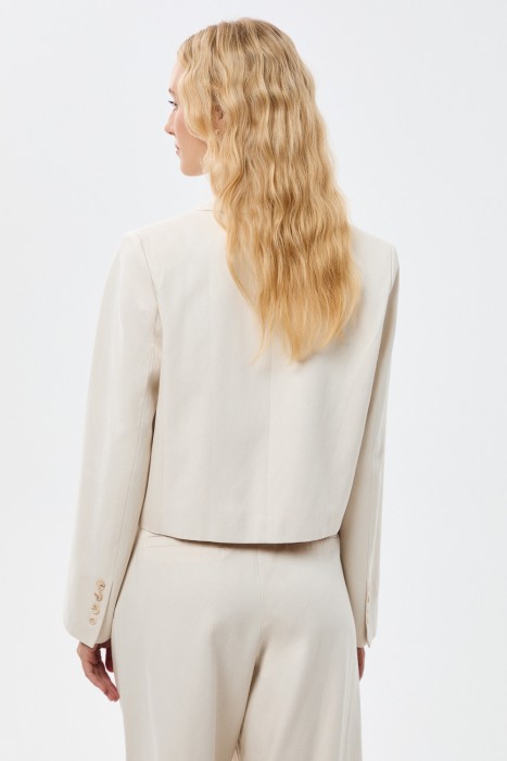 укороченный жакет по цене 5360 руб вид справа