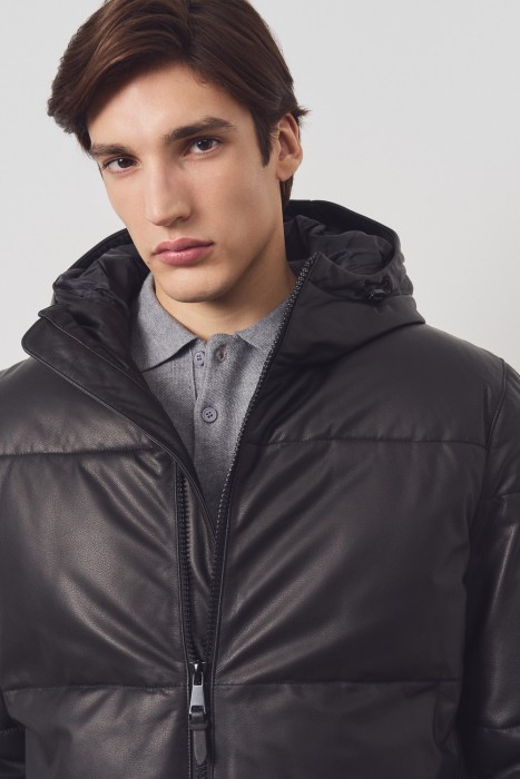 утепленная кожаная куртка с капюшоном из россии вид сбоку