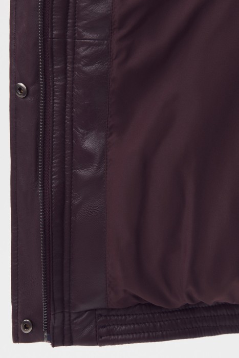 утепленная кожаная куртка с капюшоном из россии вид сбоку