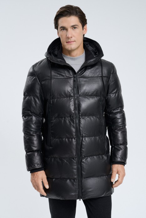 утепленная кожаная куртка с капюшоном от бренда снежная королева вид слева