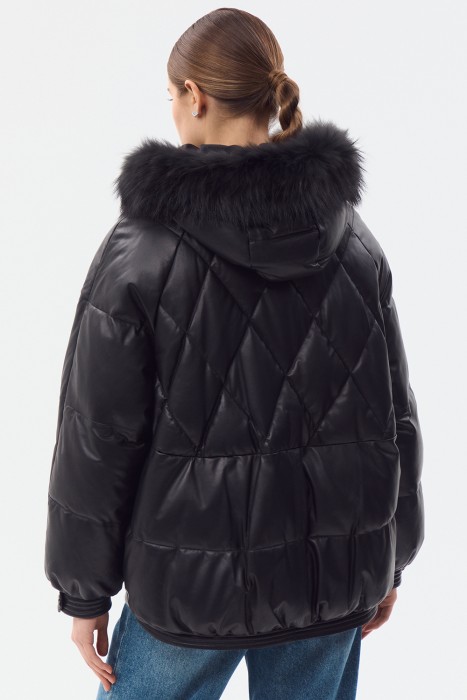 утепленная кожаная куртка с капюшоном по цене 26100 руб вид справа