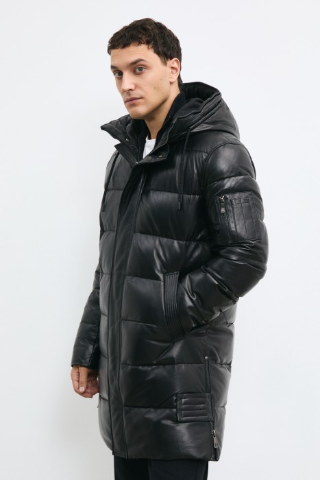 утепленная кожаная куртка с капюшоном от бренда снежная королева вид слева