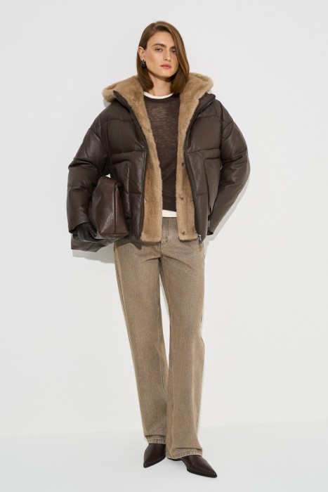 утепленная кожаная куртка с капюшоном из россии вид сбоку