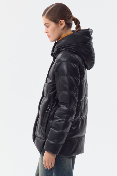 утепленная кожаная куртка с капюшоном по цене 21200 руб вид справа