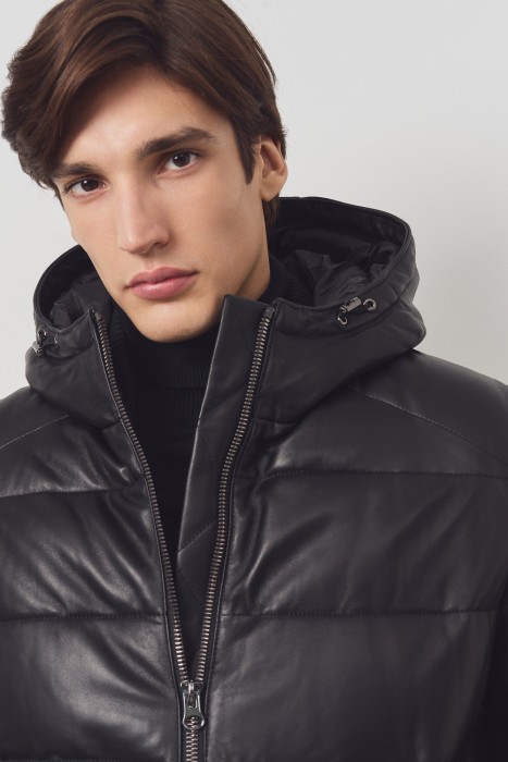 утепленная кожаная куртка с капюшоном по цене 17120 руб вид справа
