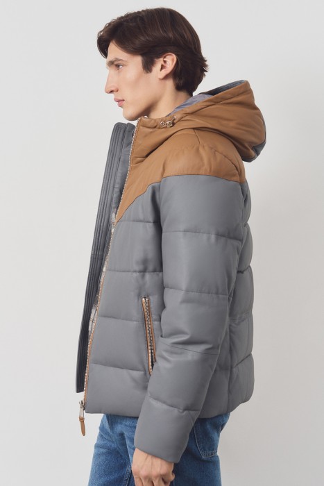 утепленная кожаная куртка с капюшоном от бренда снежная королева вид слева