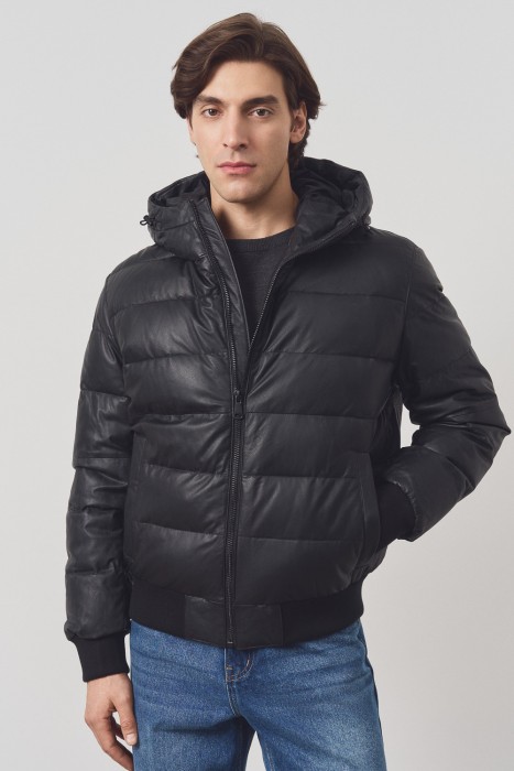 утепленная кожаная куртка с капюшоном по цене 16310 руб вид справа