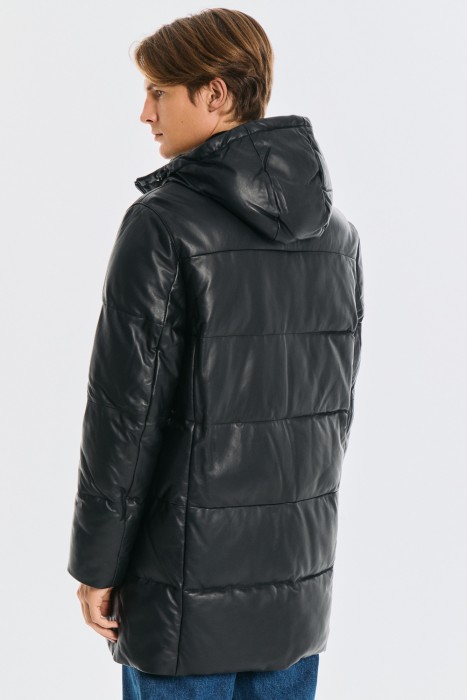 утепленная кожаная куртка с капюшоном из россии вид сбоку