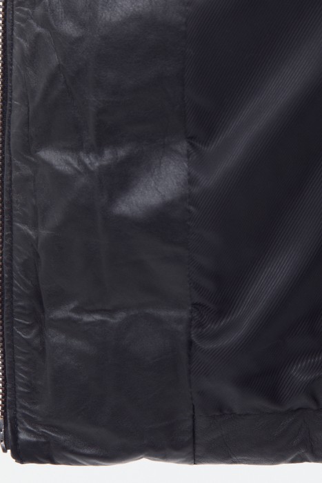 утепленная кожаная куртка с капюшоном из россии вид сбоку